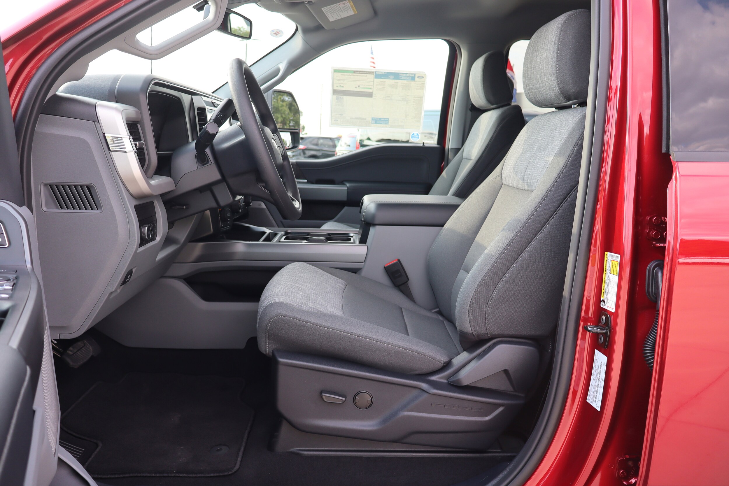 2026 Ford F-250 Super Duty XLT - Photo 9