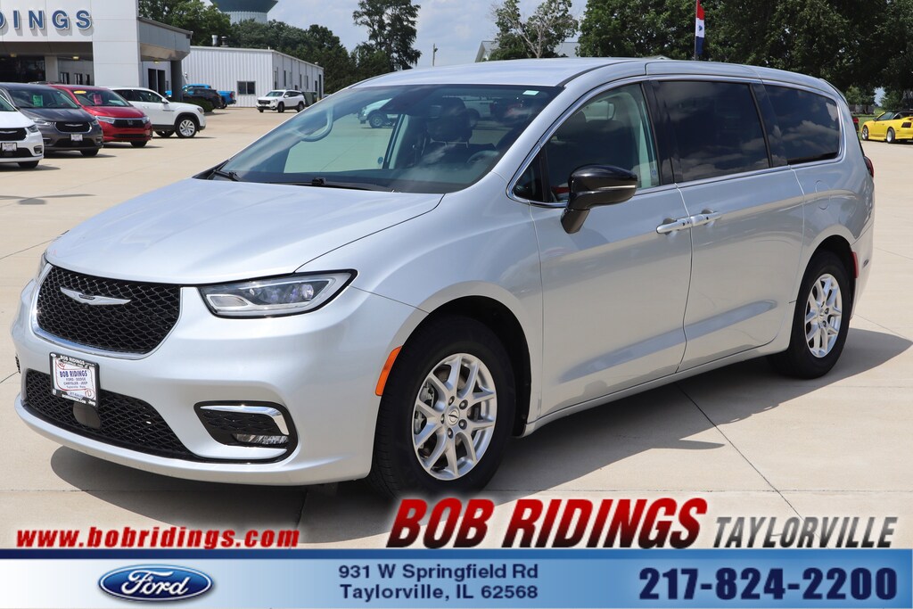 Used 2024 Chrysler Pacifica Touring L Van Passenger Van