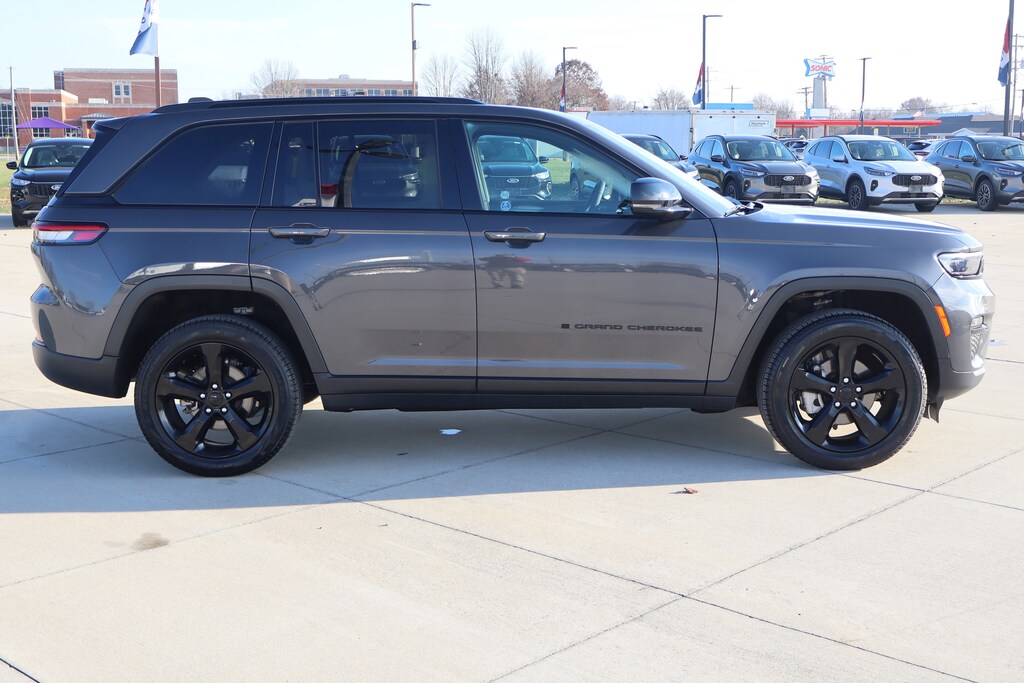 Used 2024 Jeep Grand Cherokee Limited SUV