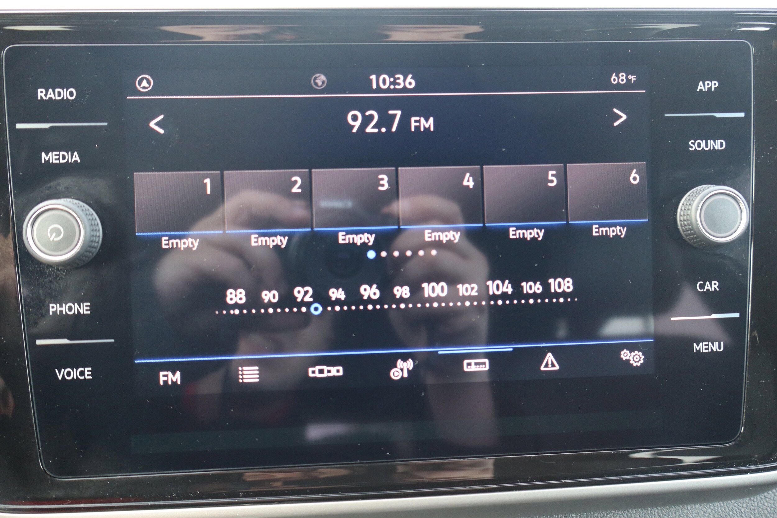 2023 Volkswagen Atlas Cross Sport SE w/Tech - Photo 18