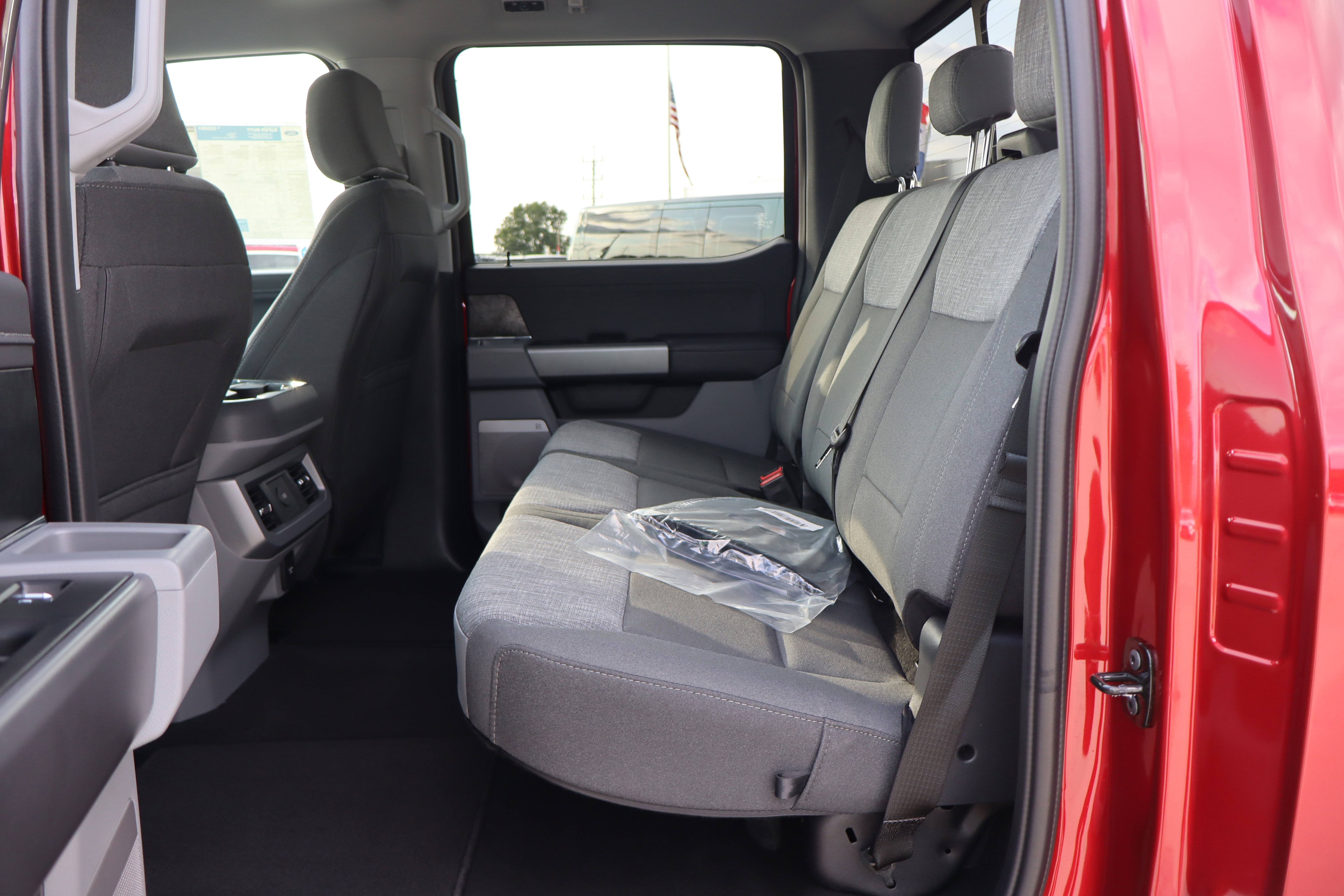 2026 Ford F-250 Super Duty XLT - Photo 10