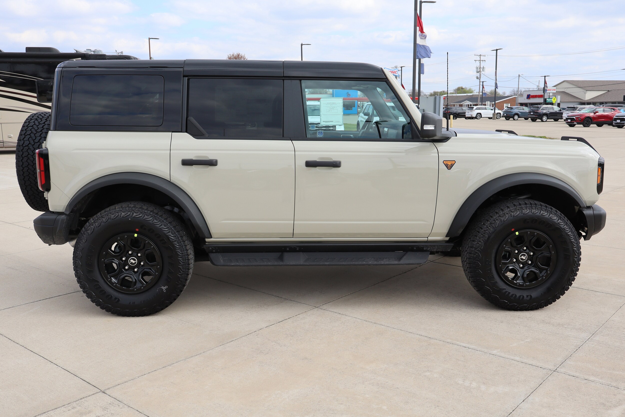 2025 Ford Bronco Badlands photo 4