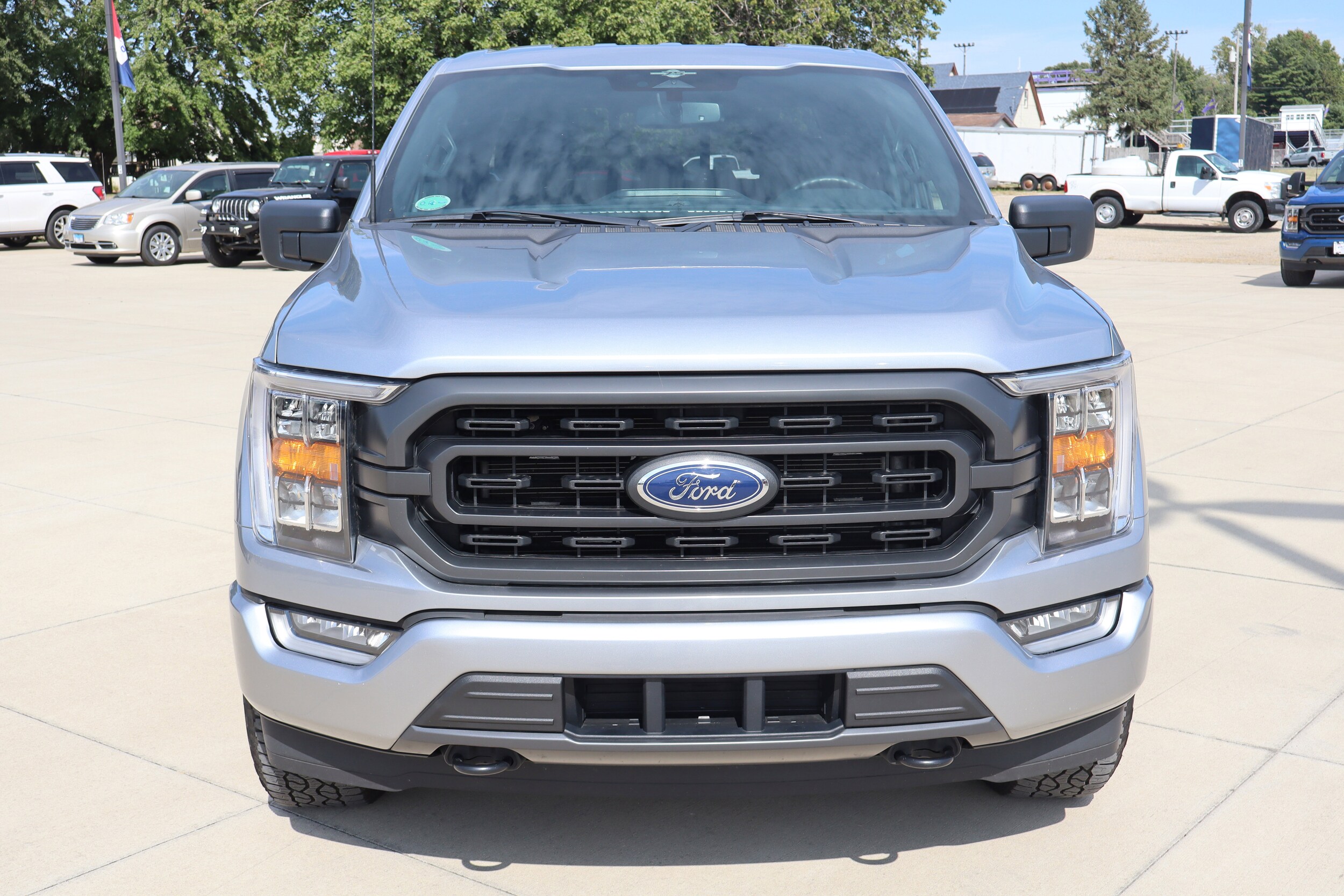 2023 Ford F-150 XLT photo 2