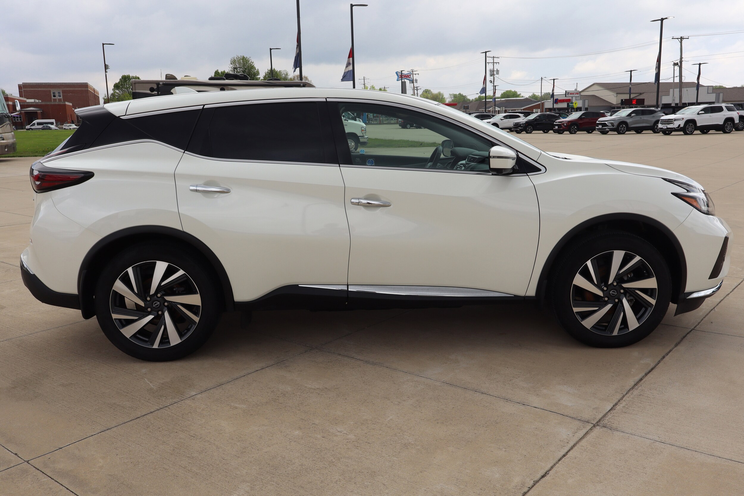 2024 Nissan Murano SL photo 4