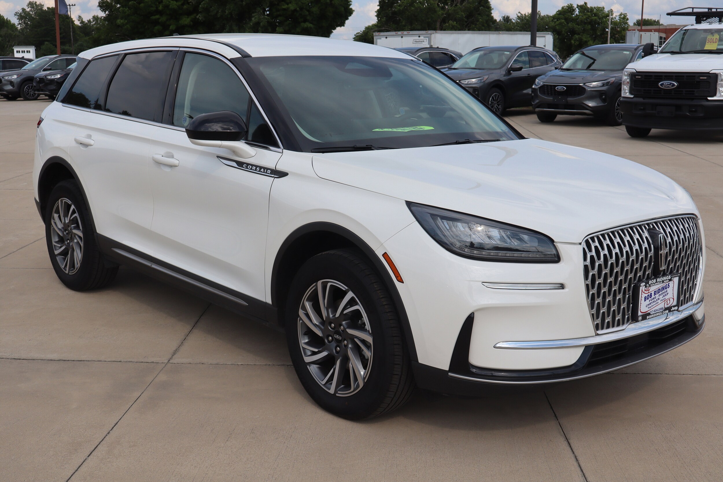 2023 Lincoln Corsair Standard photo 3