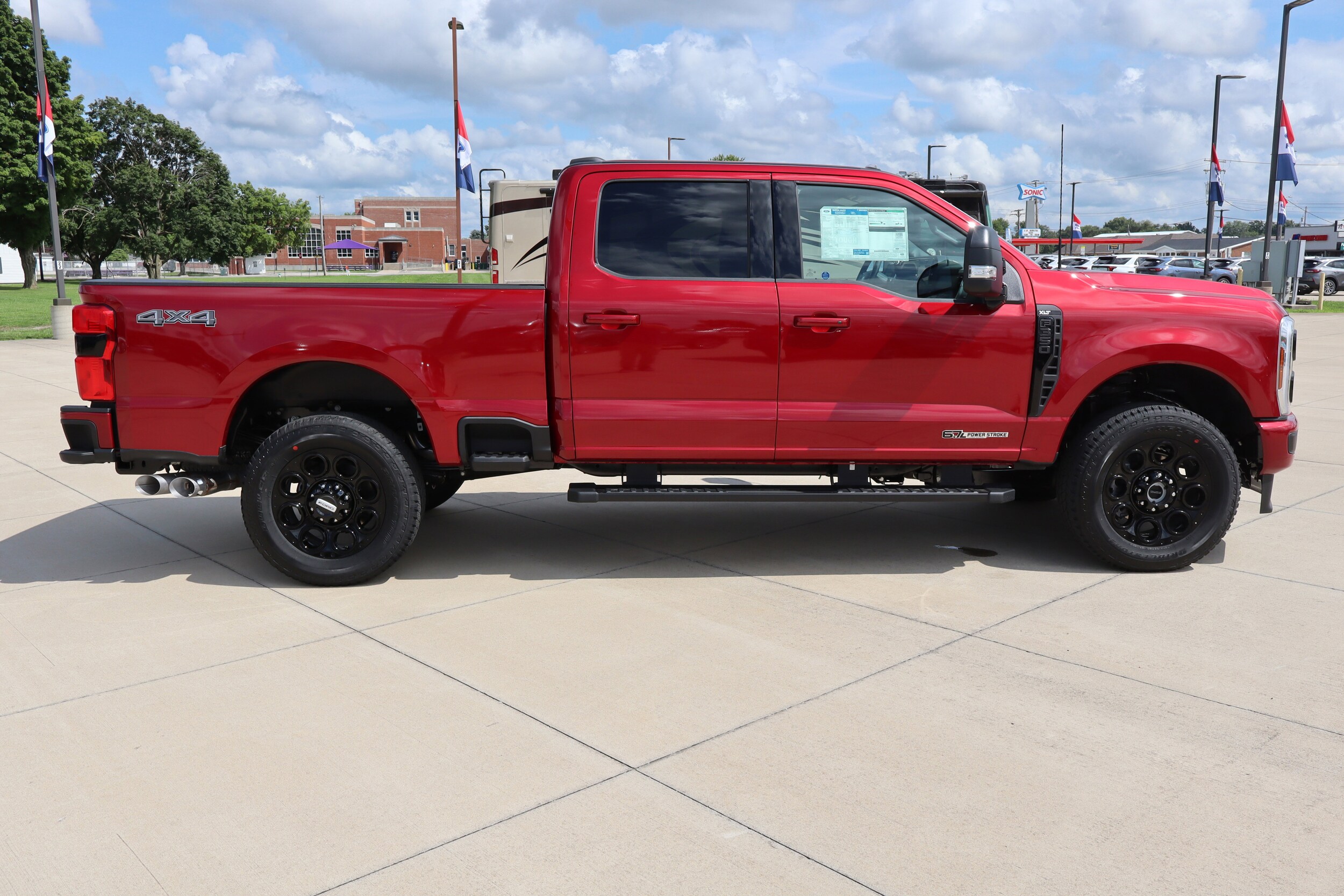 2025 Ford F-350 XLT photo 4