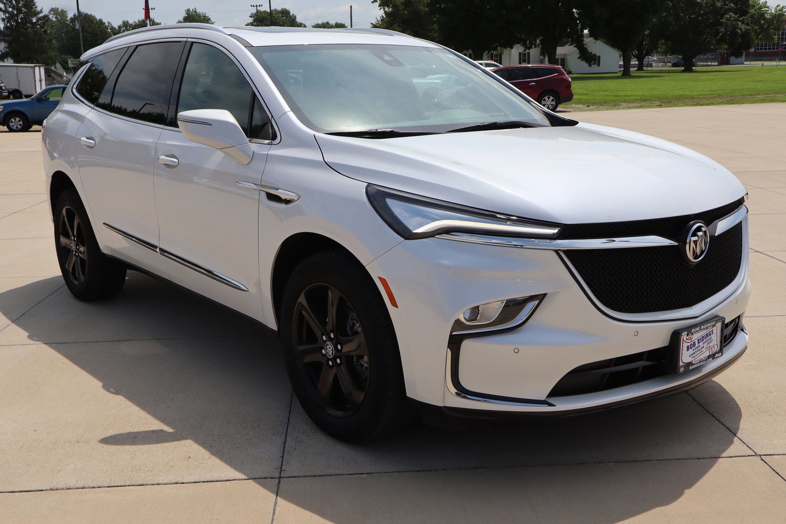 2023 Buick Enclave Essence photo 3