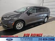 2023 Chrysler Pacifica Touring L's photo