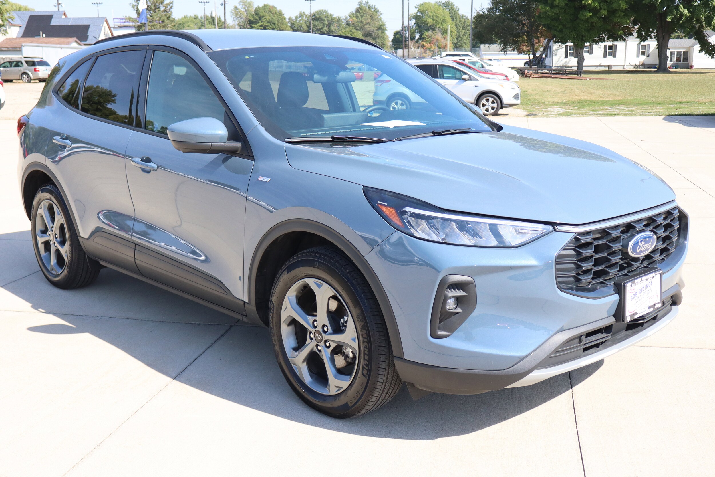 2025 Ford Escape ST-Line Select photo 2