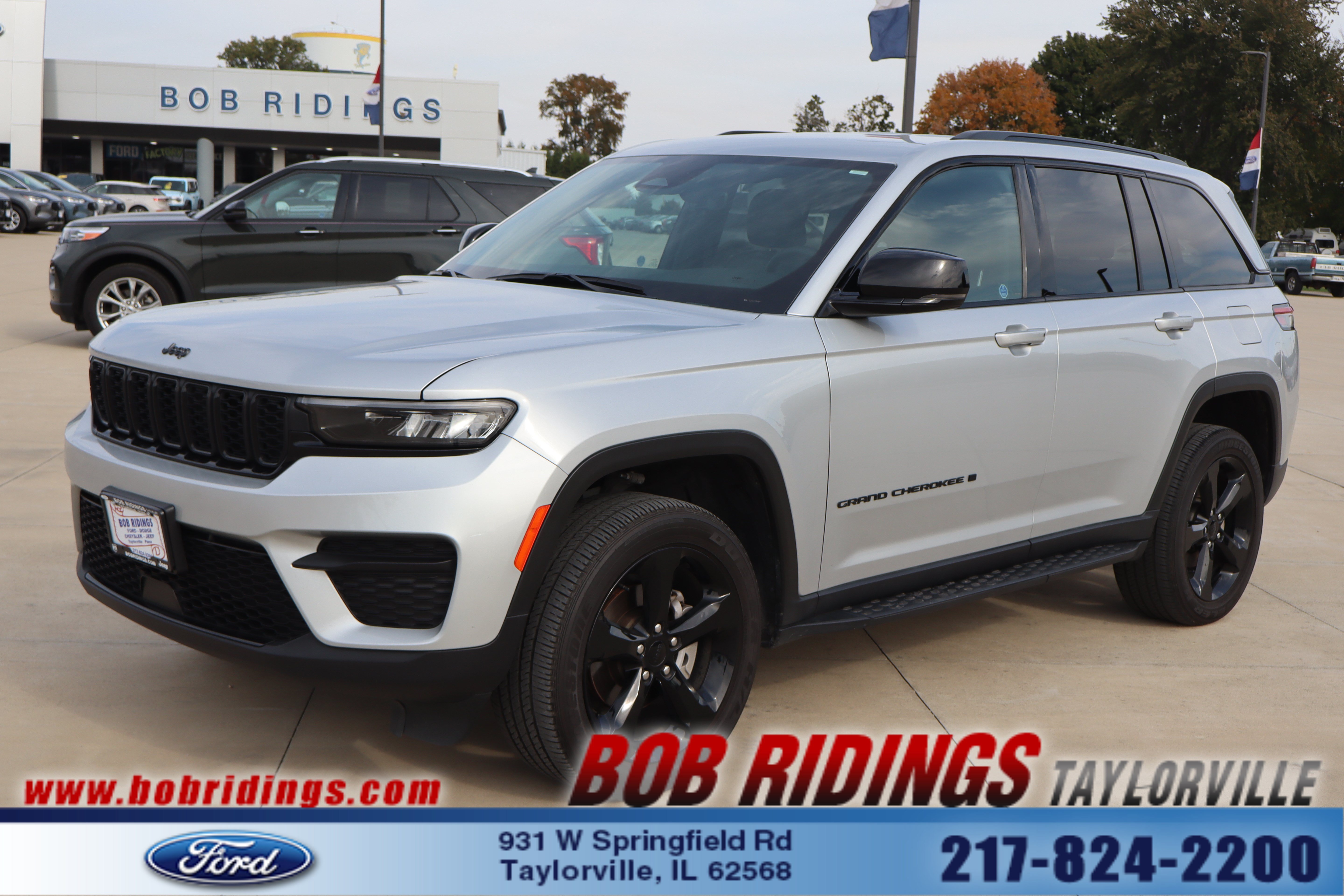 Used 2025 Jeep Grand Cherokee Altitude SUV