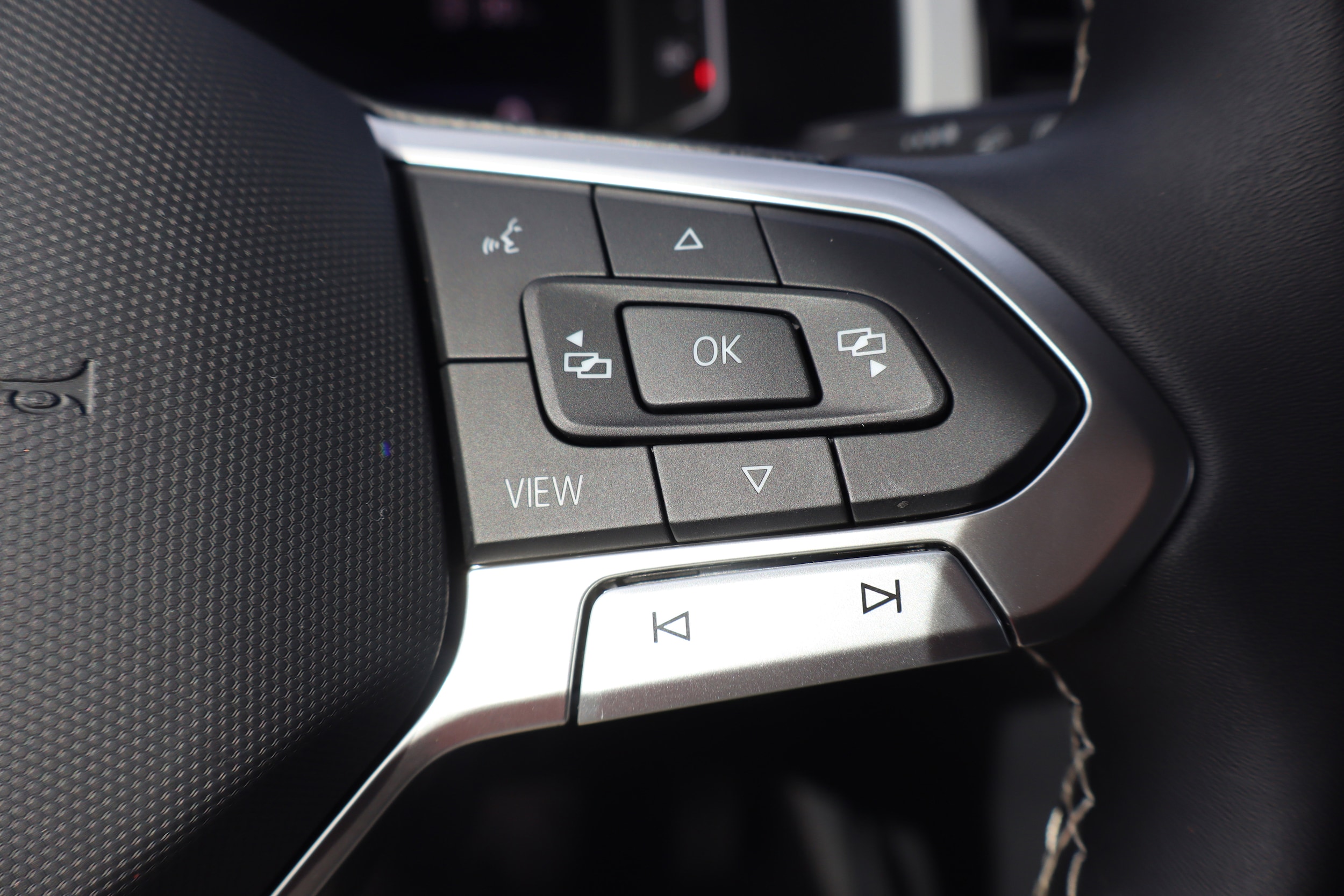 2023 Volkswagen Atlas Cross Sport SE w/Tech - Photo 17