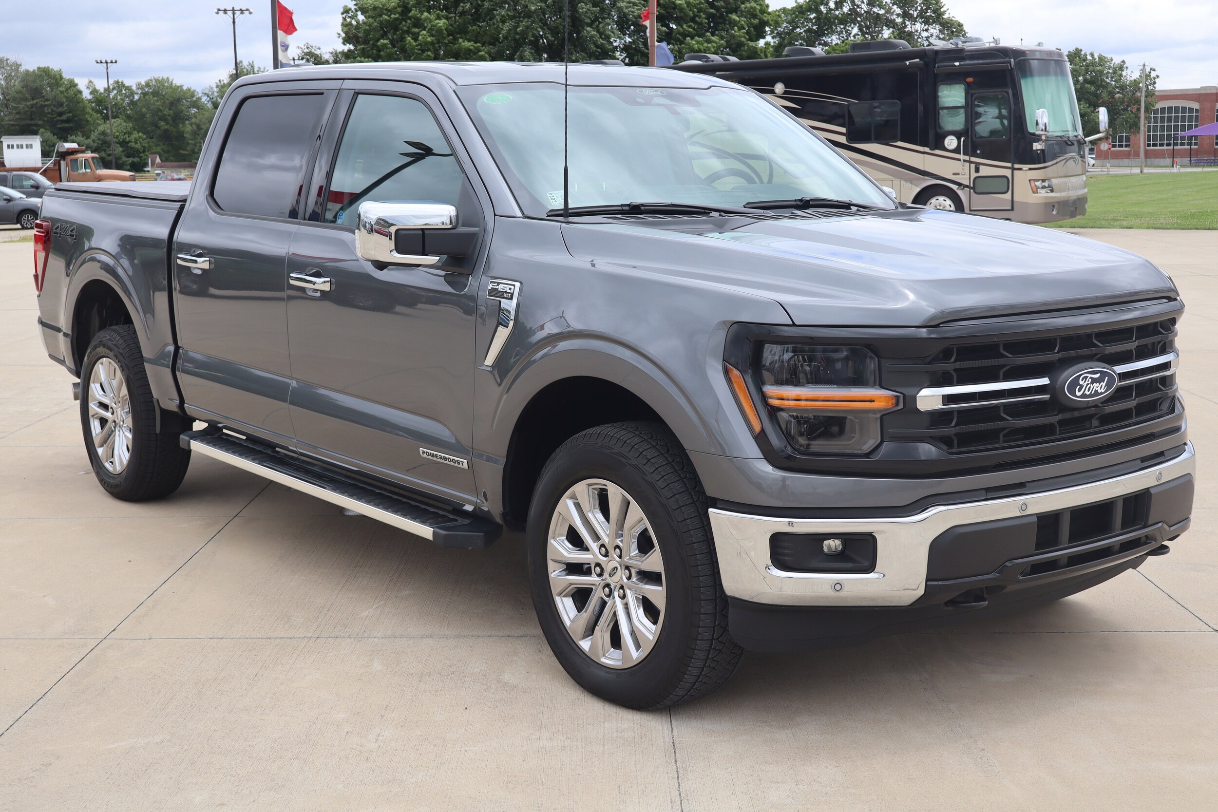 2024 Ford F-150 XLT photo 3