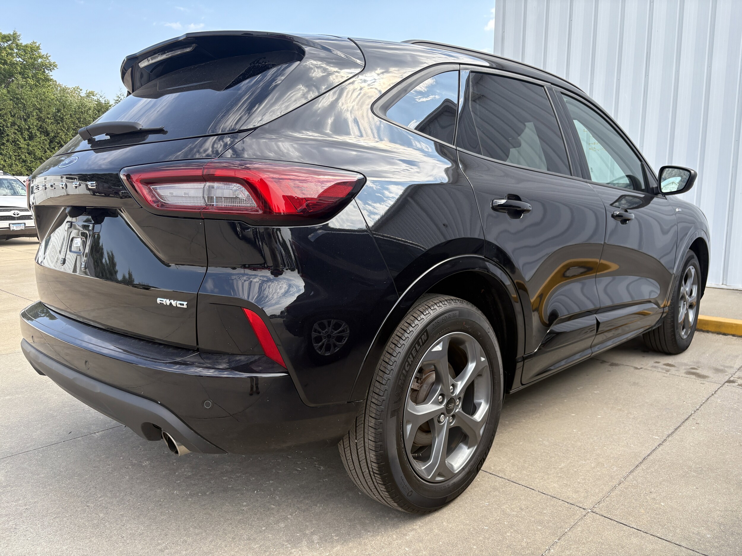 2023 Ford Escape ST-Line photo 4