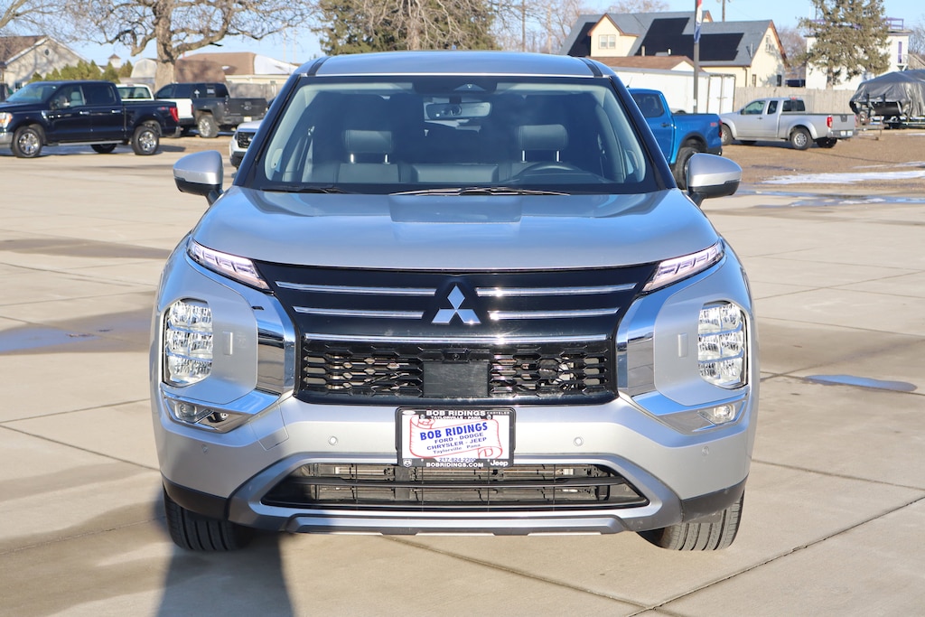 Used 2025 Mitsubishi Outlander SE SUV