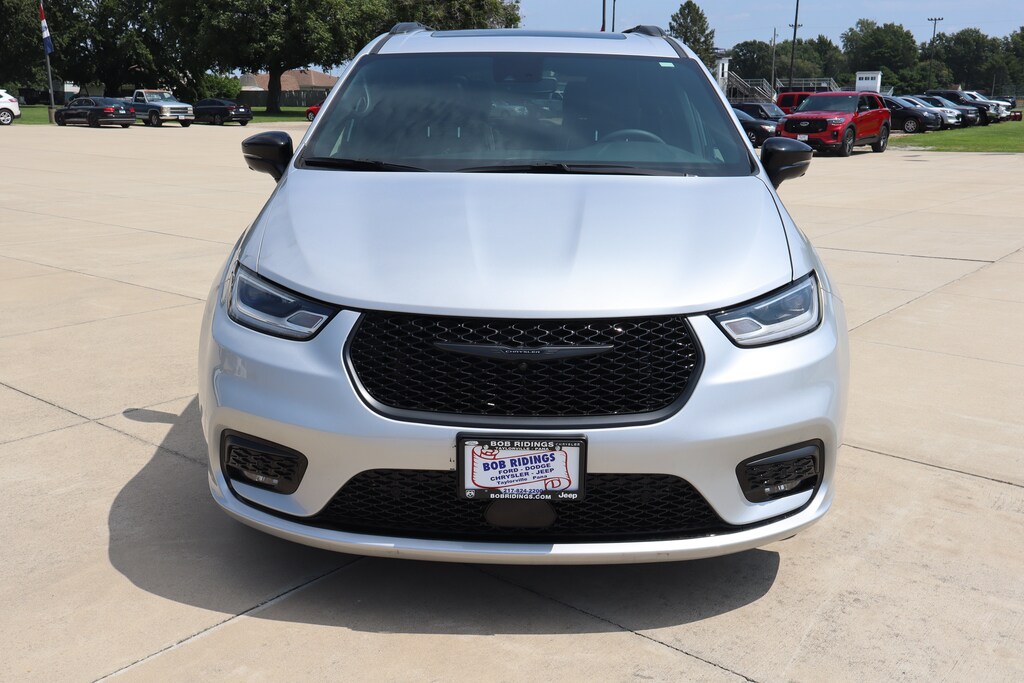 Used 2024 Chrysler Pacifica Plug-In Hybrid Hybrid Premium S Appearance Pkg Van Passenger Van