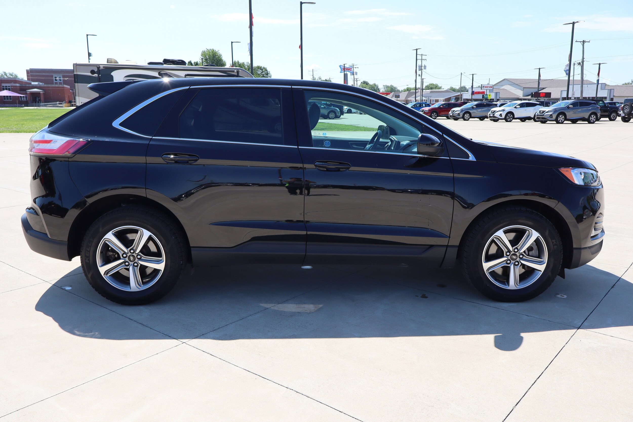 2023 Ford Edge SEL photo 4