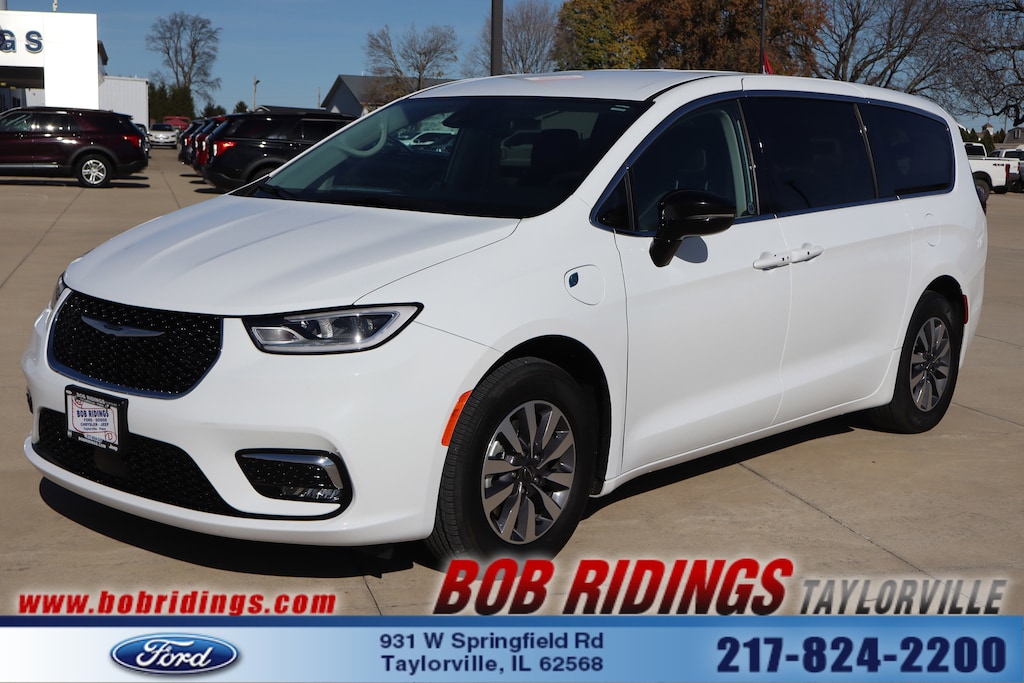 Used 2024 Chrysler Pacifica Plug-In Hybrid Hybrid Select Van Passenger Van