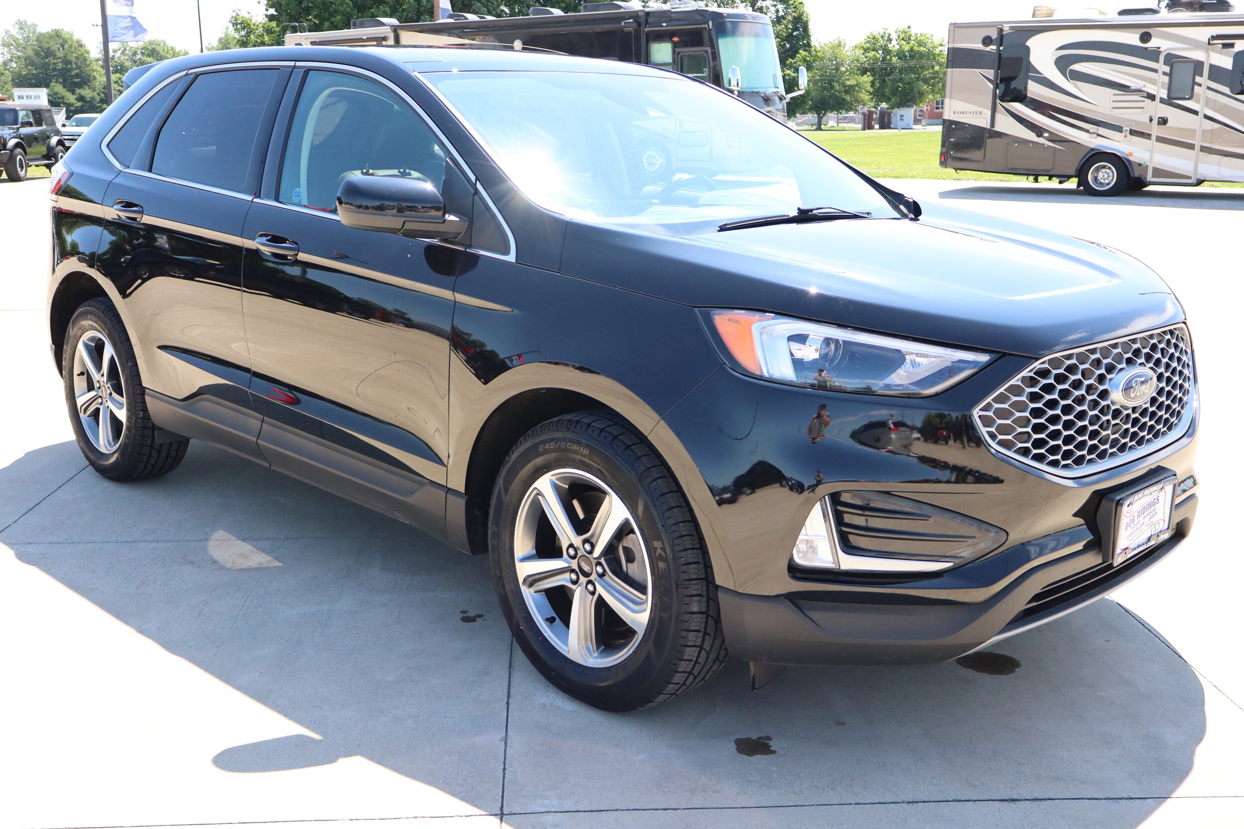 2023 Ford Edge SEL photo 3