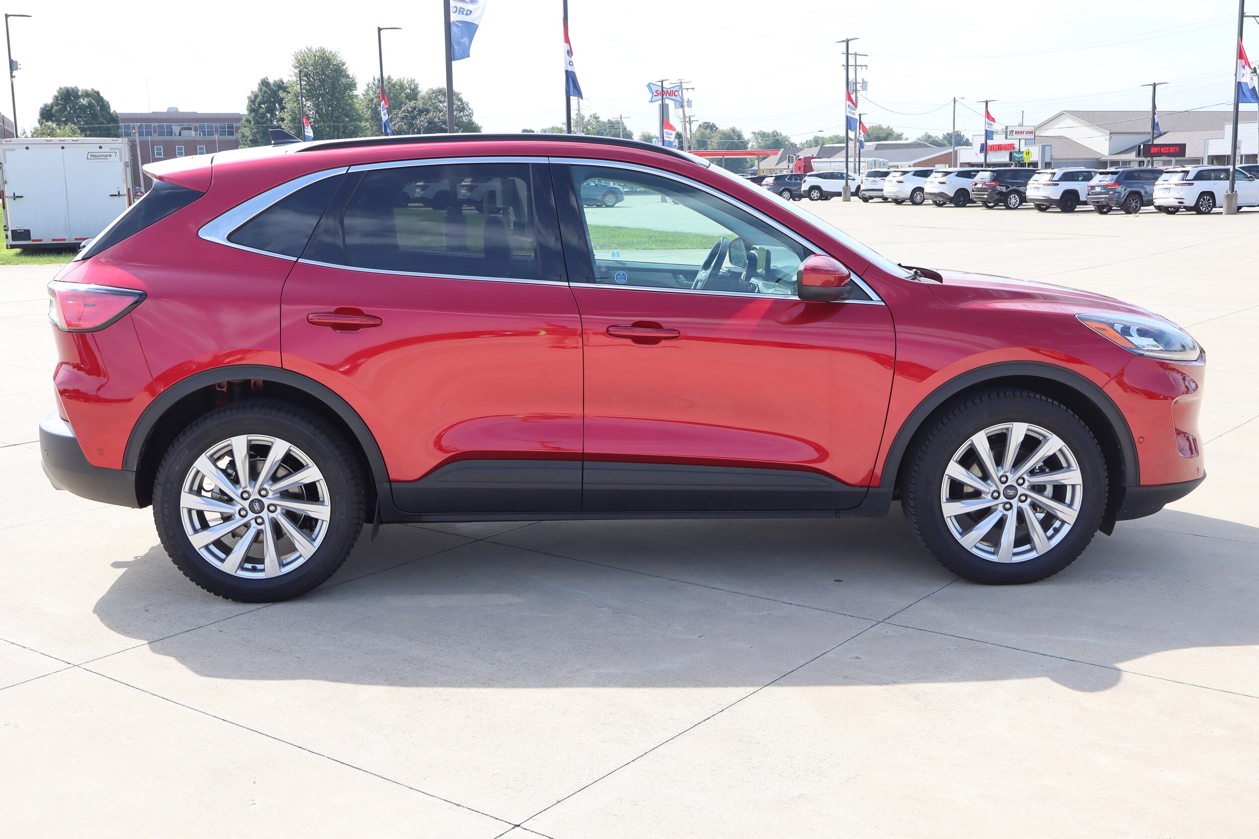 2022 Ford Escape Titanium photo 4