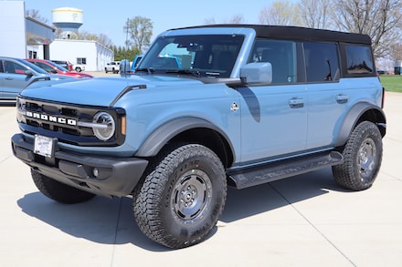 2025 Ford Bronco Outer Banks SUV