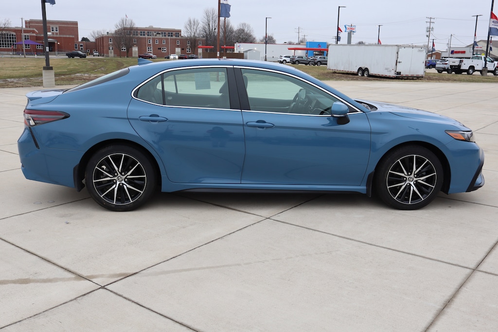 Used 2024 Toyota Camry SE Sedan