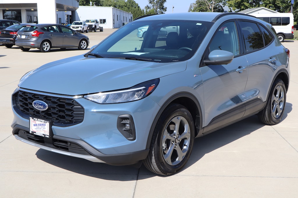 Used 2025 Ford Escape ST-Line Select SUV