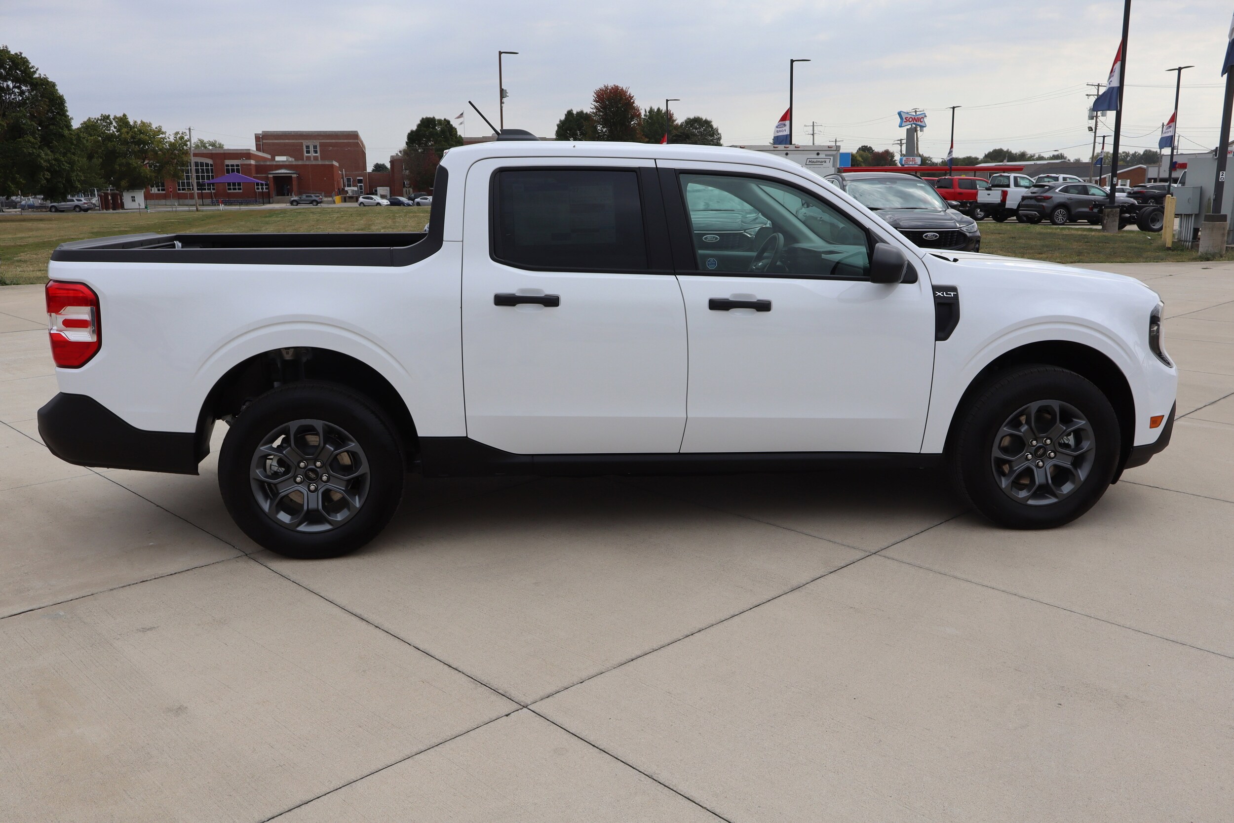 2025 Ford Maverick XLT photo 4