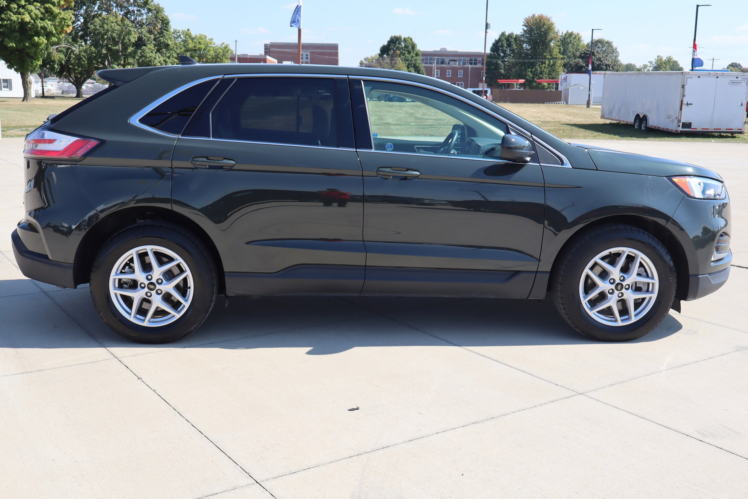 2024 Ford Edge SEL photo 4