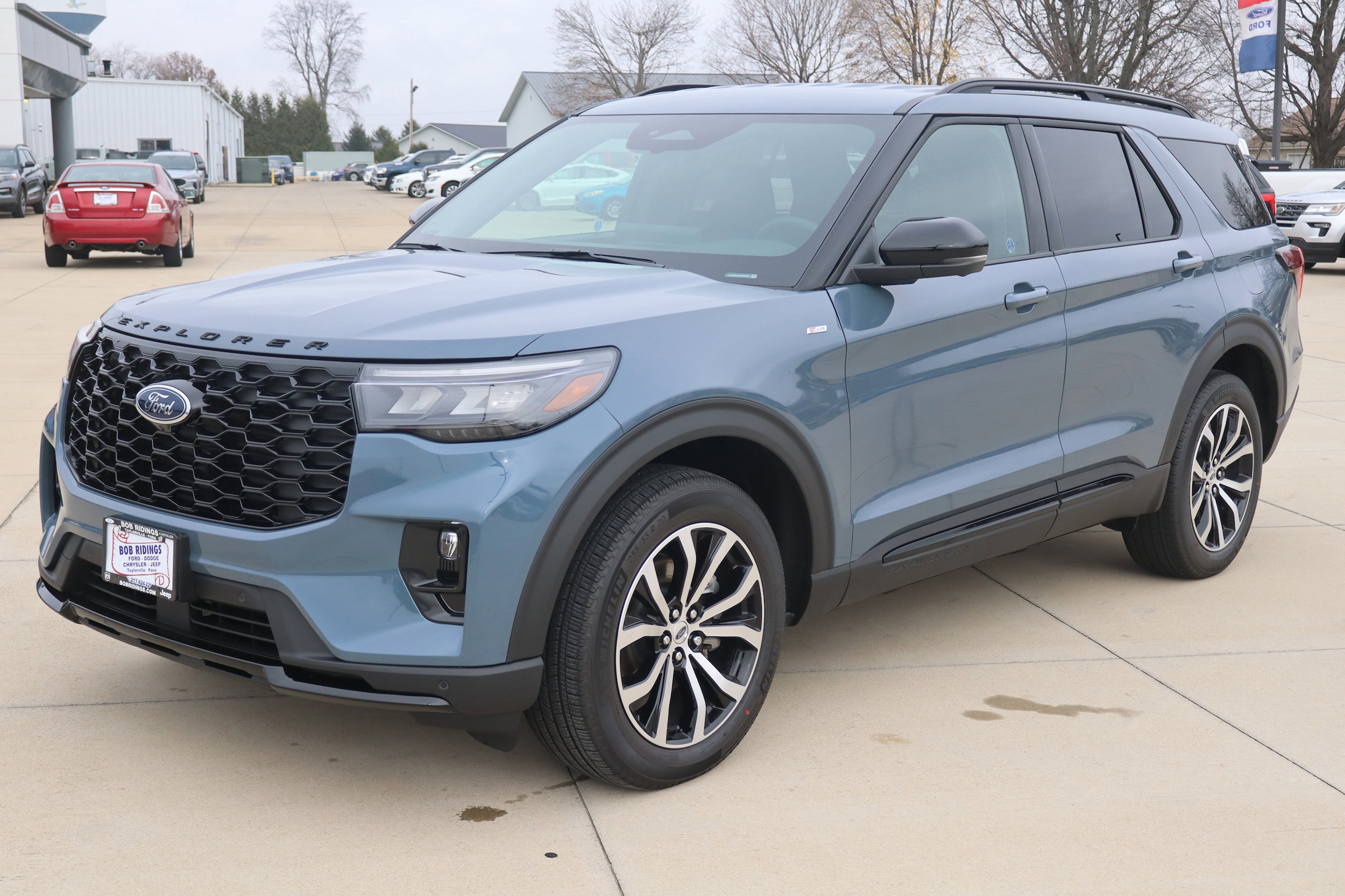 2026 Ford Explorer ST-LINE's photo