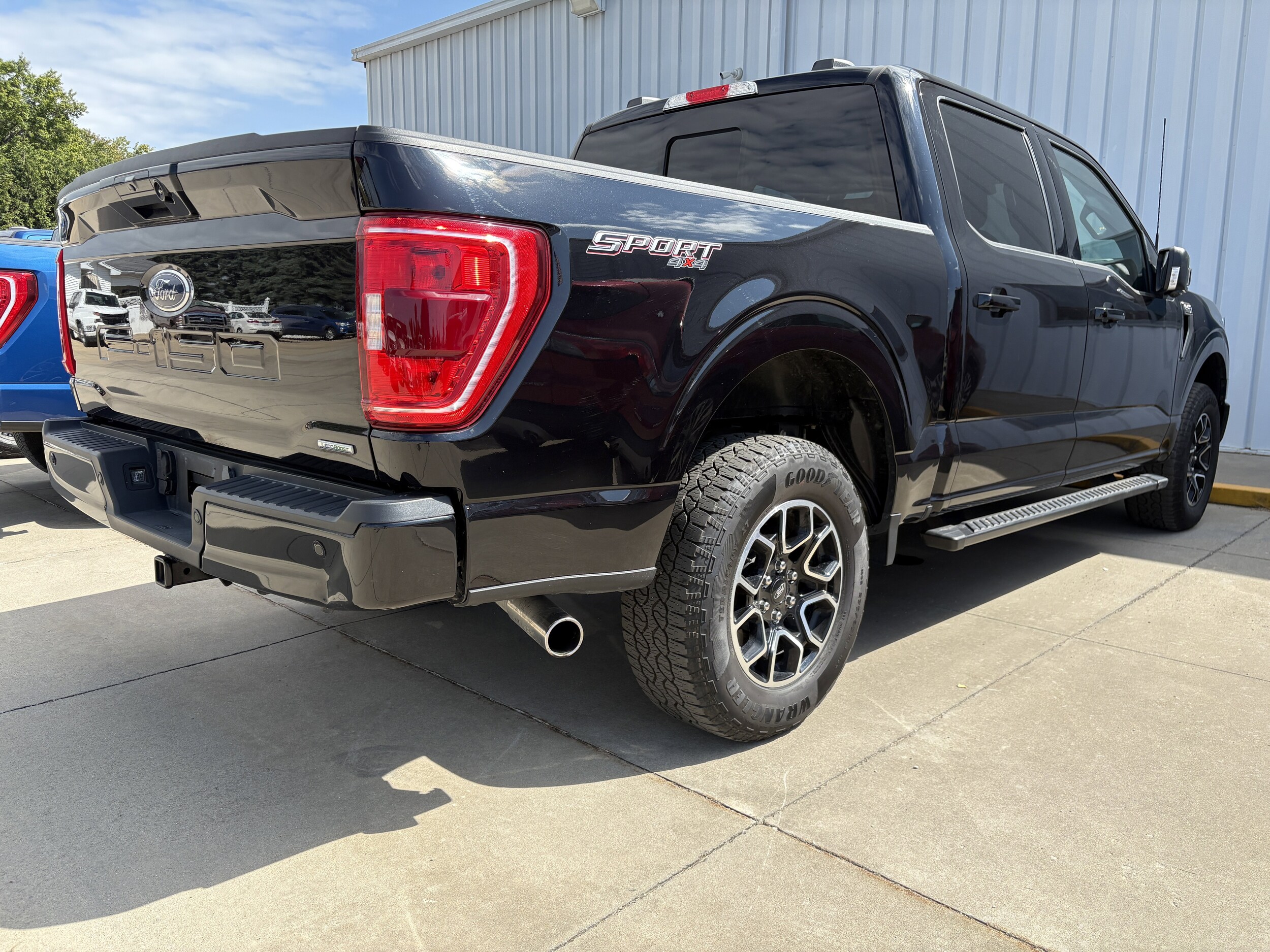 2023 Ford F-150 XLT photo 3
