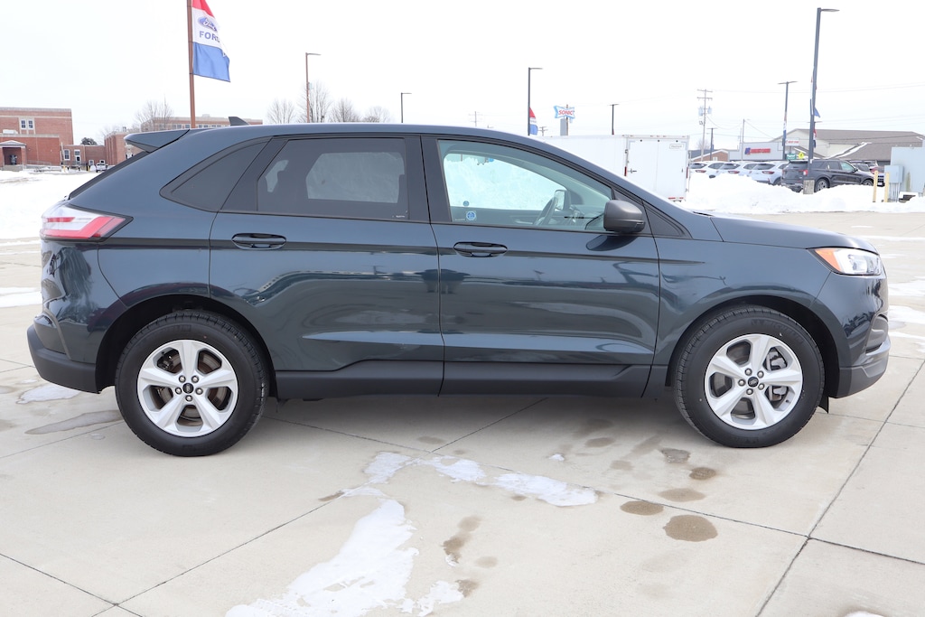 Used 2023 Ford Edge SE SUV
