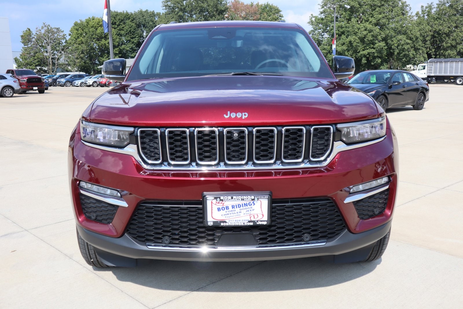 Used 2023 Jeep Grand Cherokee Limited with VIN 1C4RJHBG7PC500128 for sale in Taylorville, IL