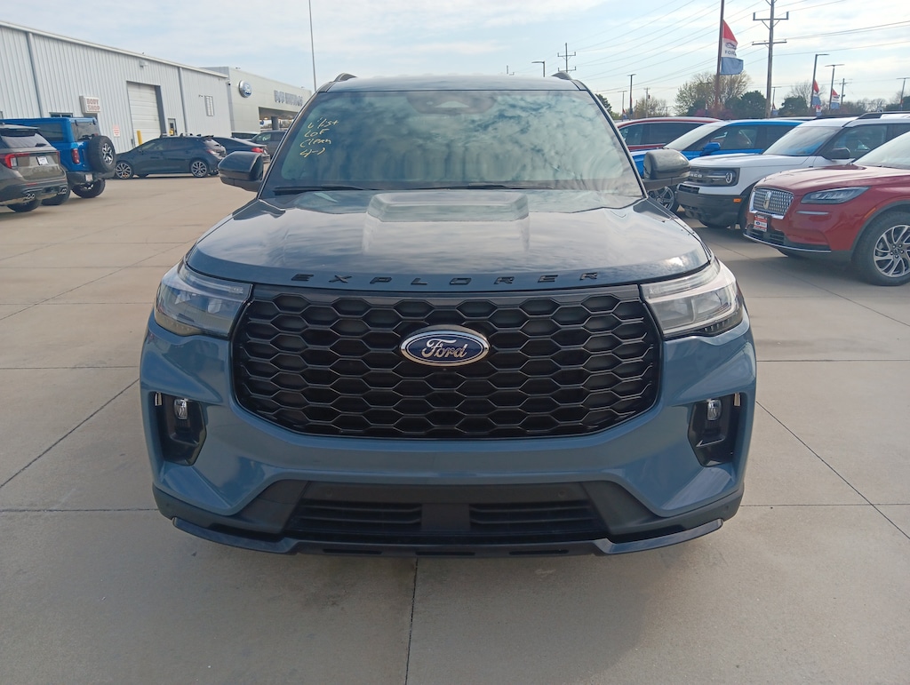 Used 2025 Ford Explorer ST-Line SUV