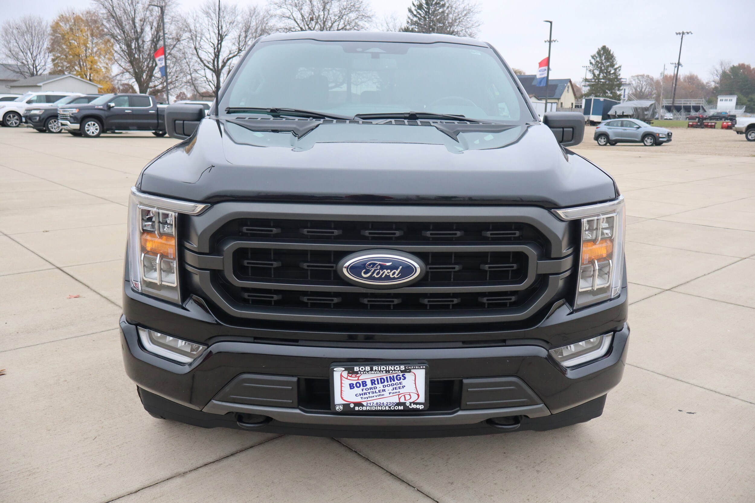 2023 Ford F-150 XLT photo 2