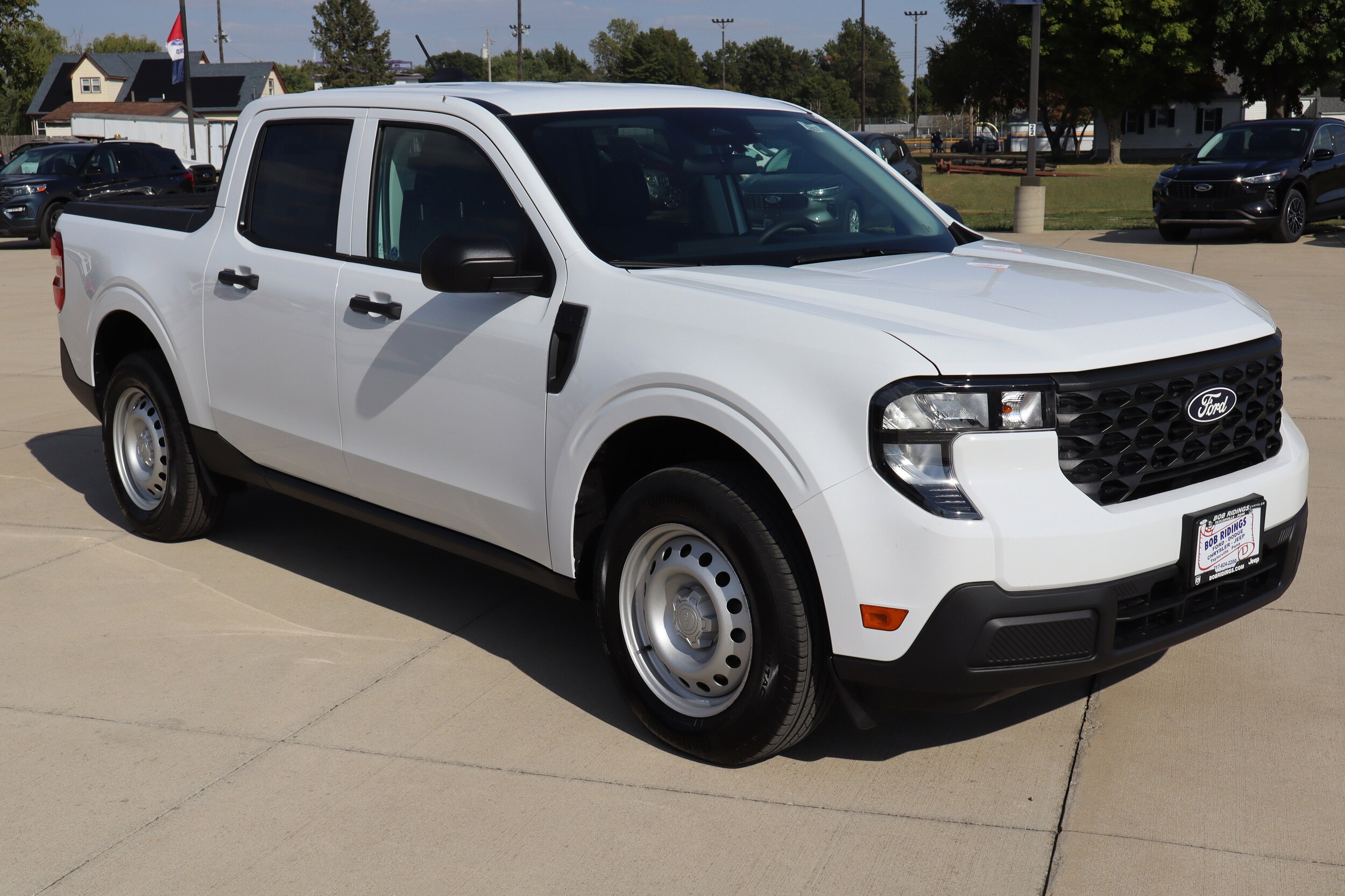 2025 Ford Maverick XL photo 2