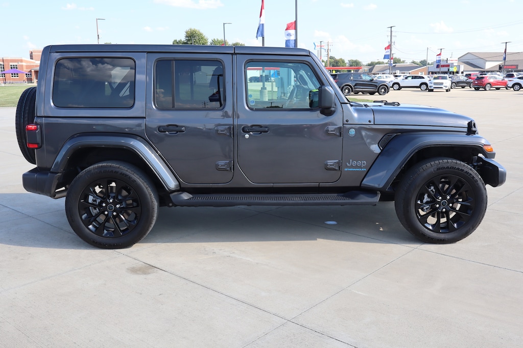 Used 2025 Jeep Wrangler 4xe Sahara SUV