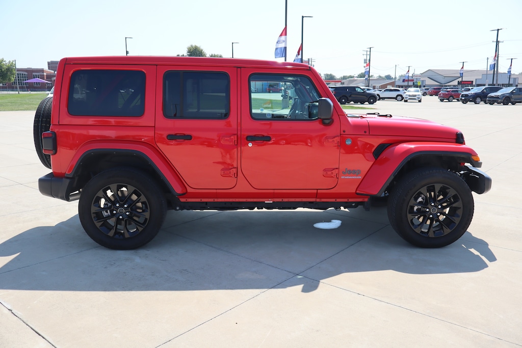 Used 2025 Jeep Wrangler 4xe Sahara SUV