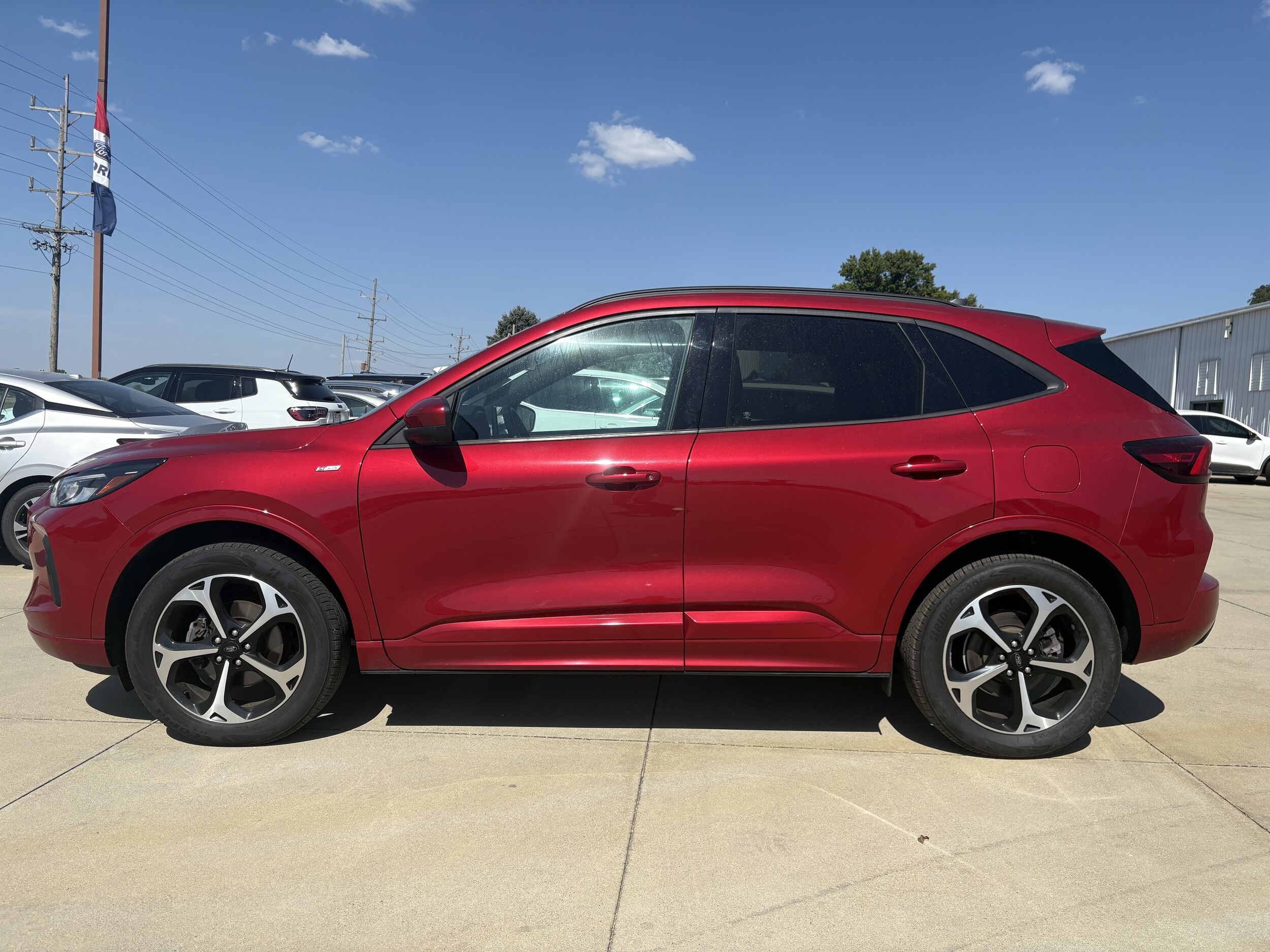 2023 Ford Escape ST-Line Select photo 2