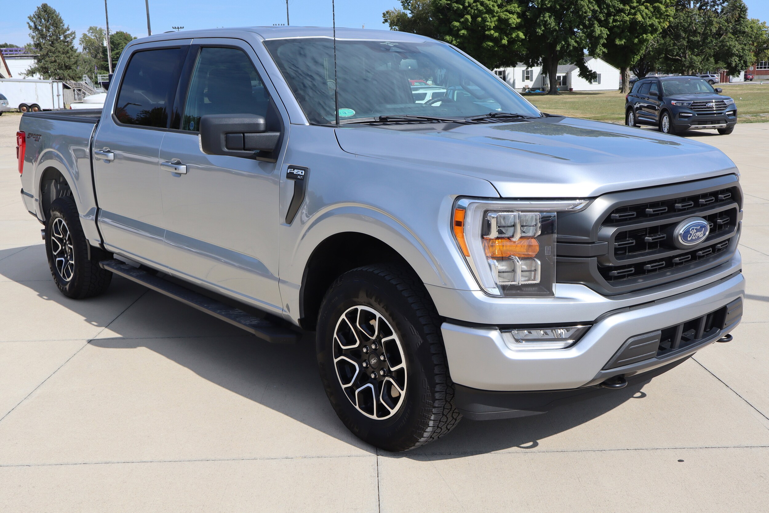 2023 Ford F-150 XLT photo 3