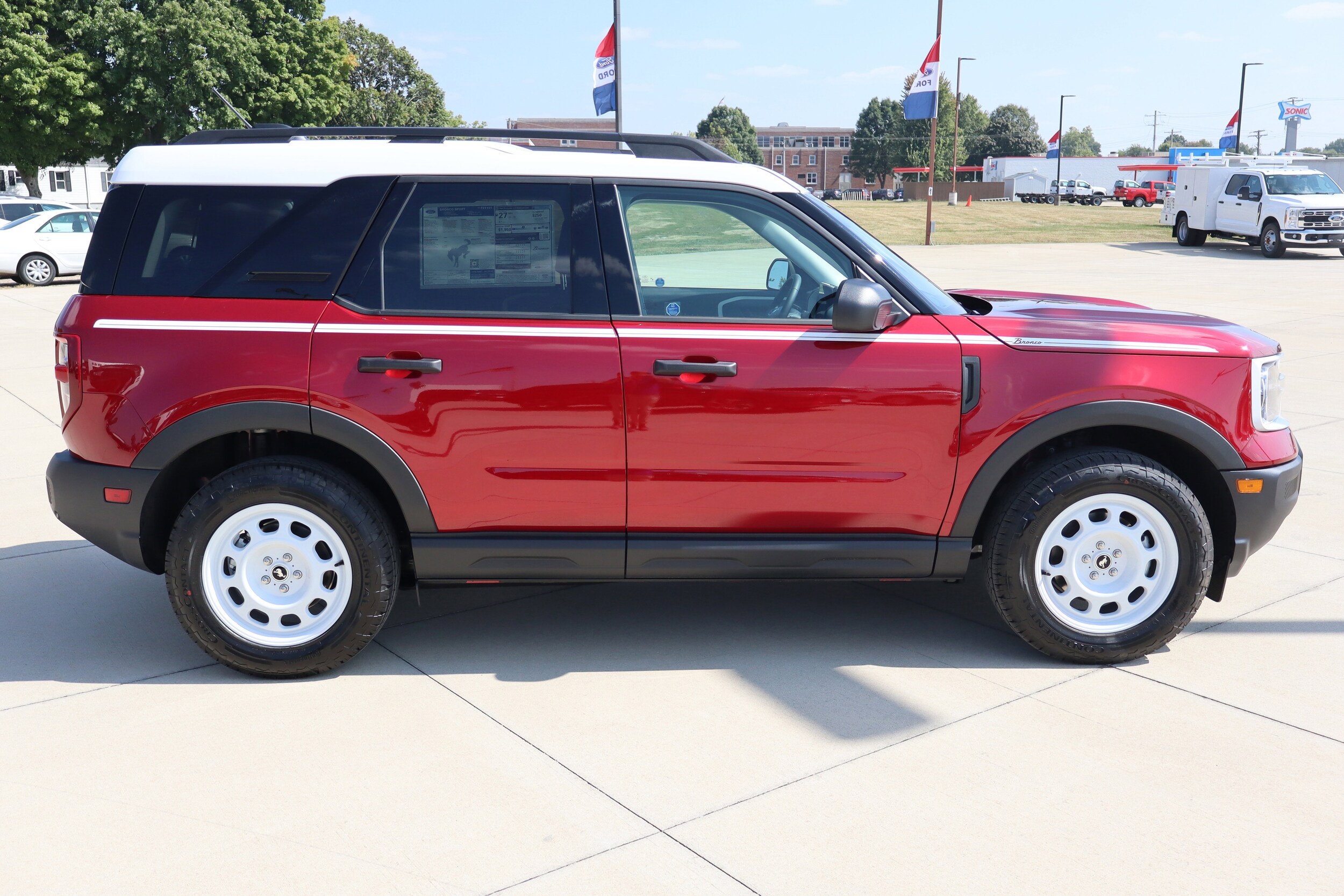 2025 Ford Bronco Sport Heritage photo 2