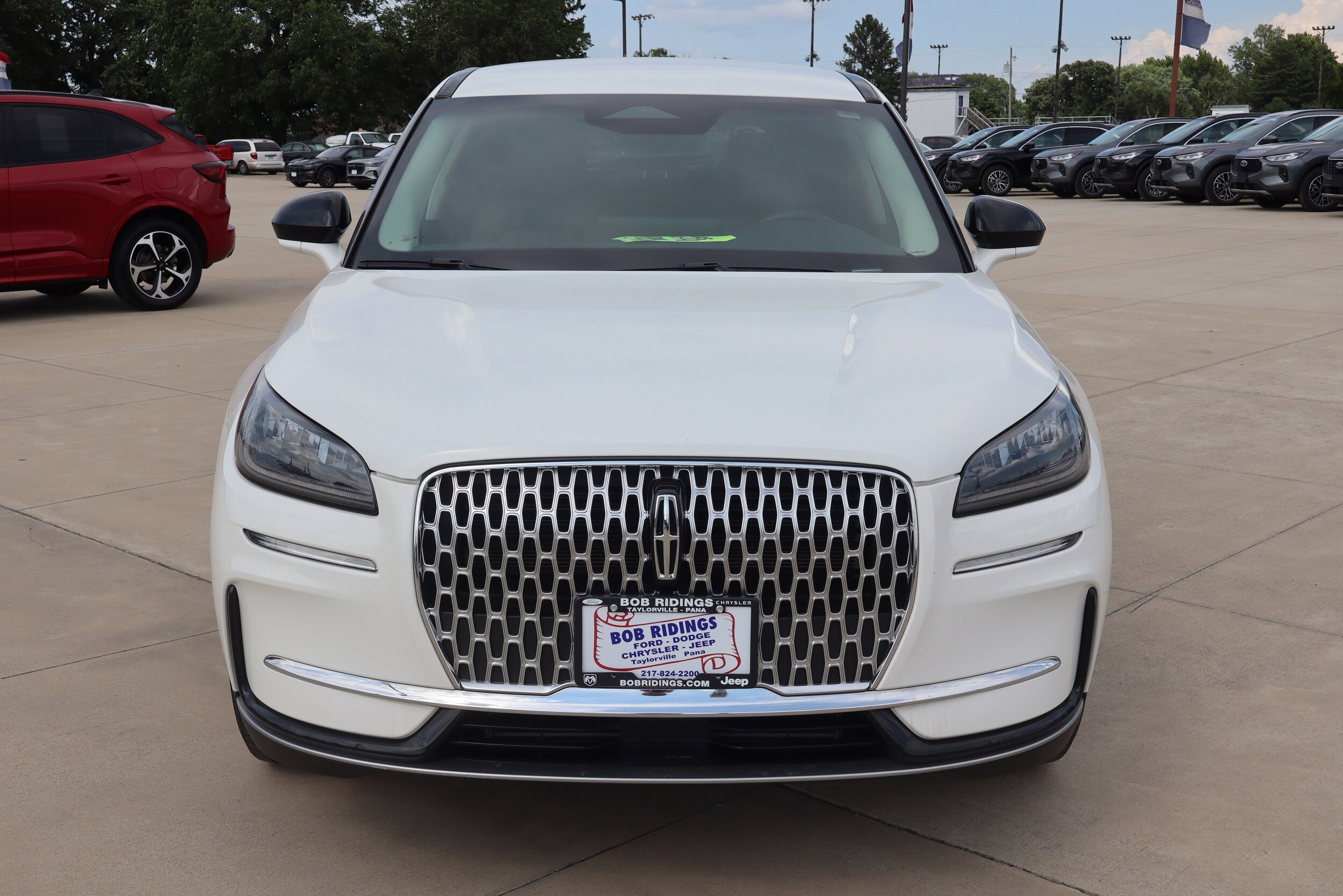 2023 Lincoln Corsair Standard photo 2