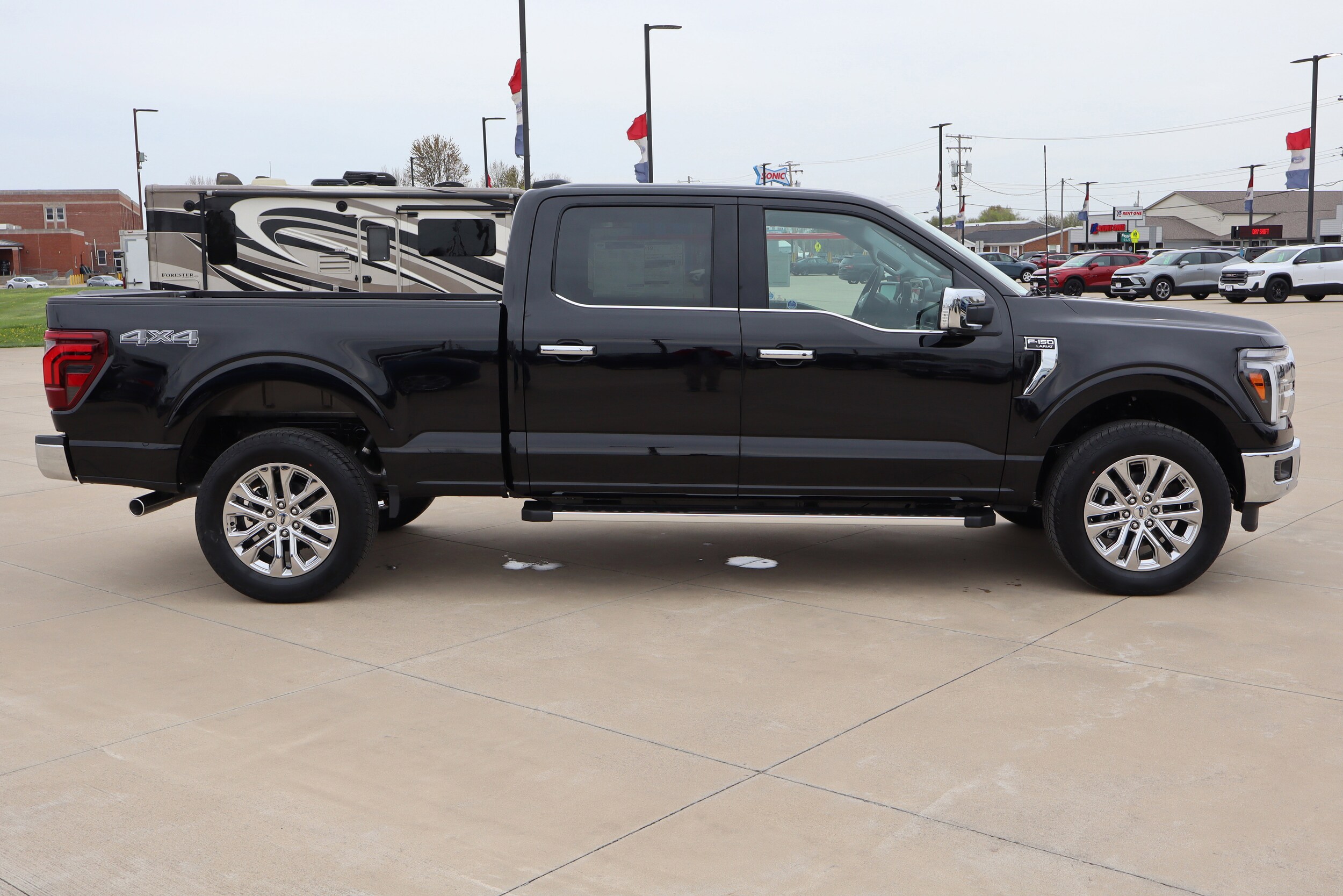 2025 Ford F-150 Lariat photo 4
