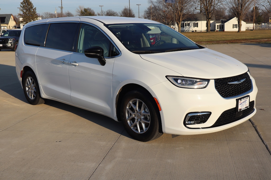 Used 2024 Chrysler Pacifica Touring L Van Passenger Van