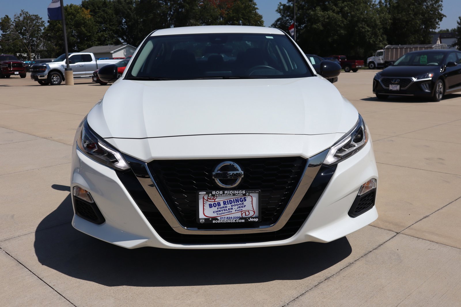 Used 2022 Nissan Altima SR with VIN 1N4BL4CWXNN390984 for sale in Taylorville, IL