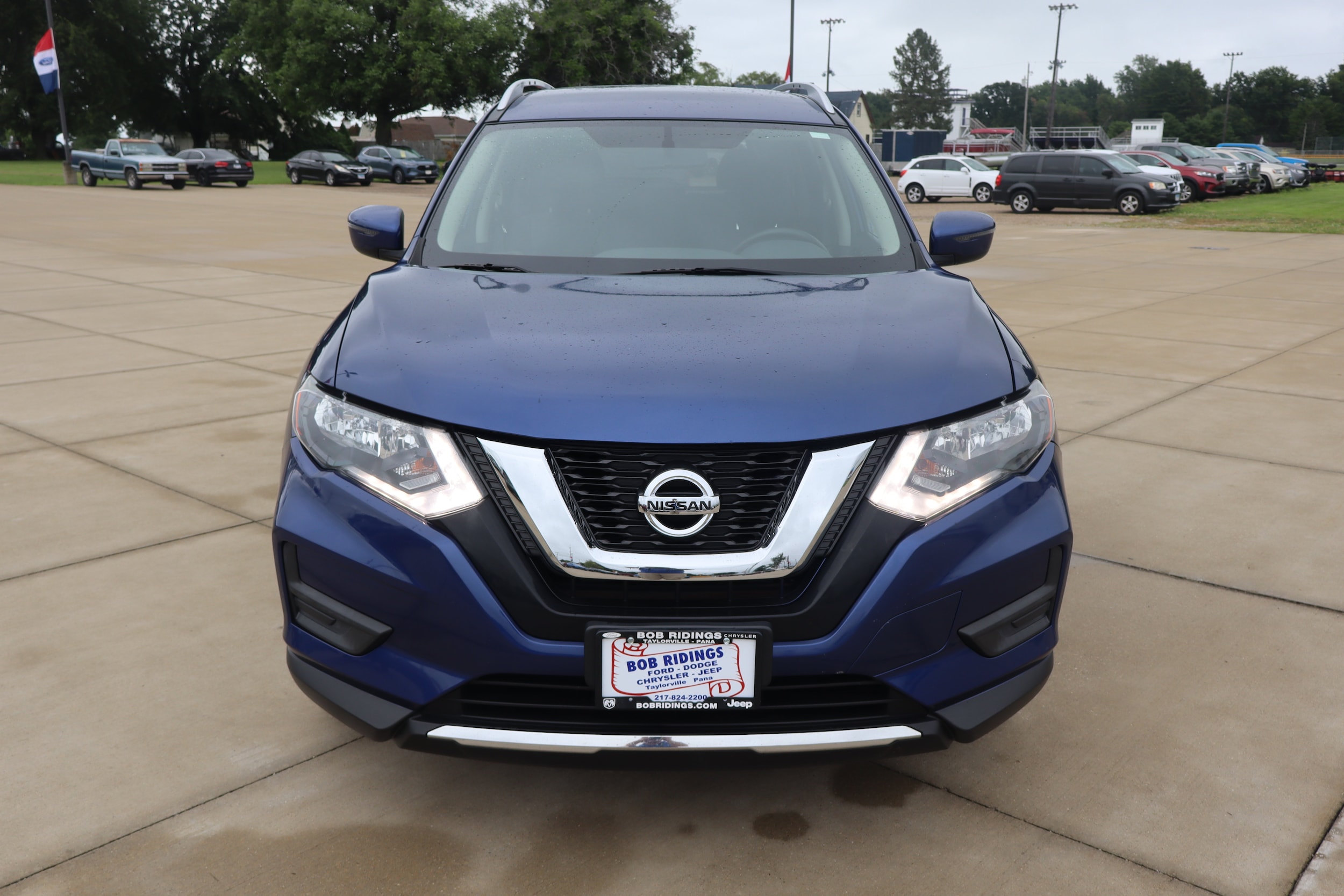 Used 2017 Nissan Rogue SV with VIN JN8AT2MV3HW016249 for sale in Taylorville, IL