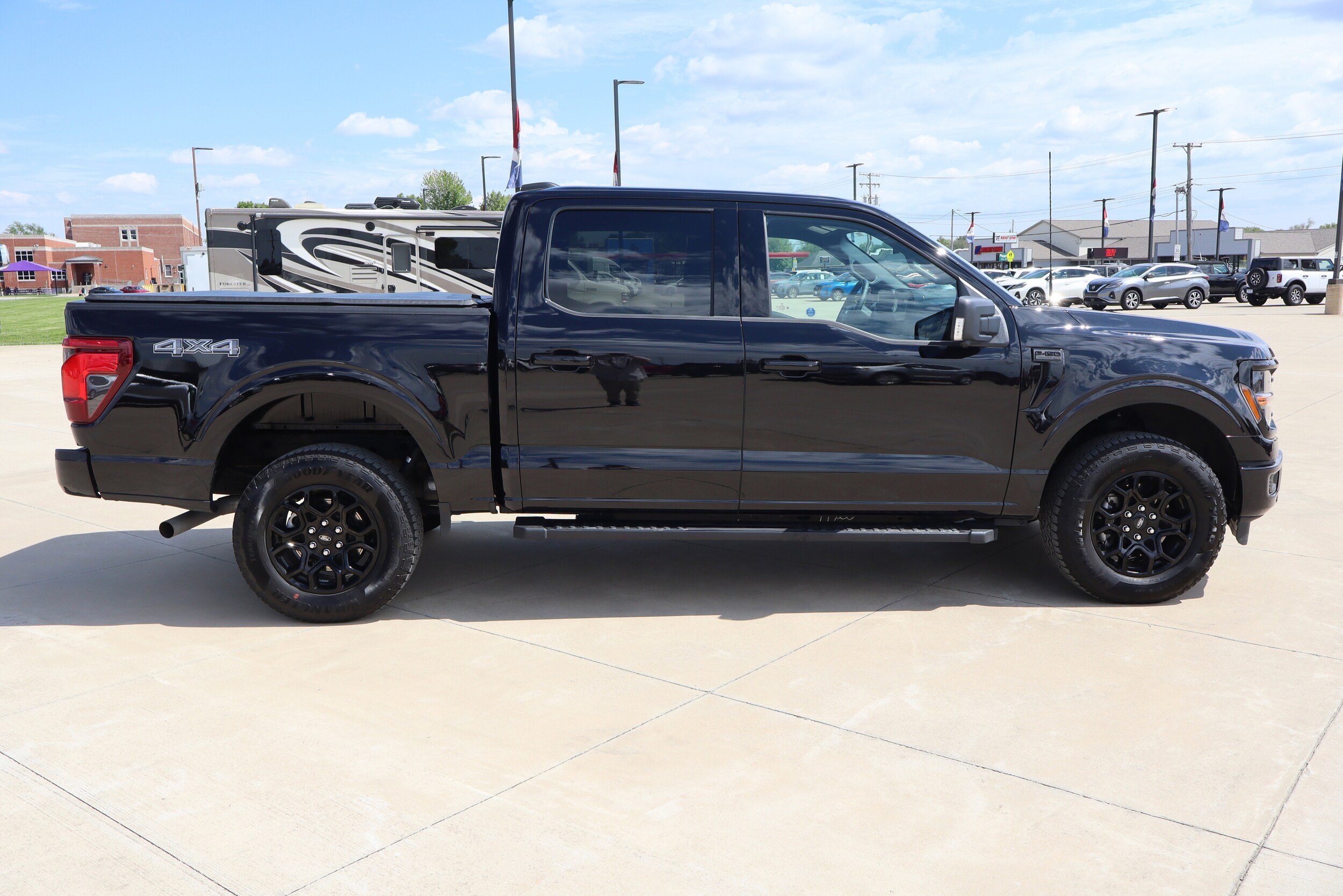 2024 Ford F-150 XLT photo 4