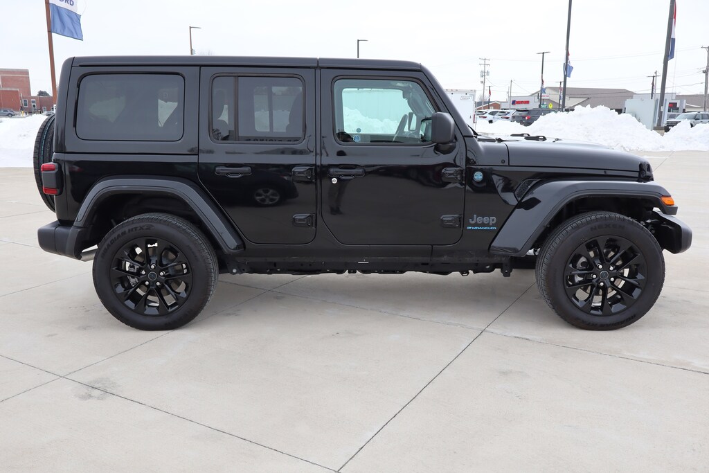 Used 2025 Jeep Wrangler 4xe Sahara SUV