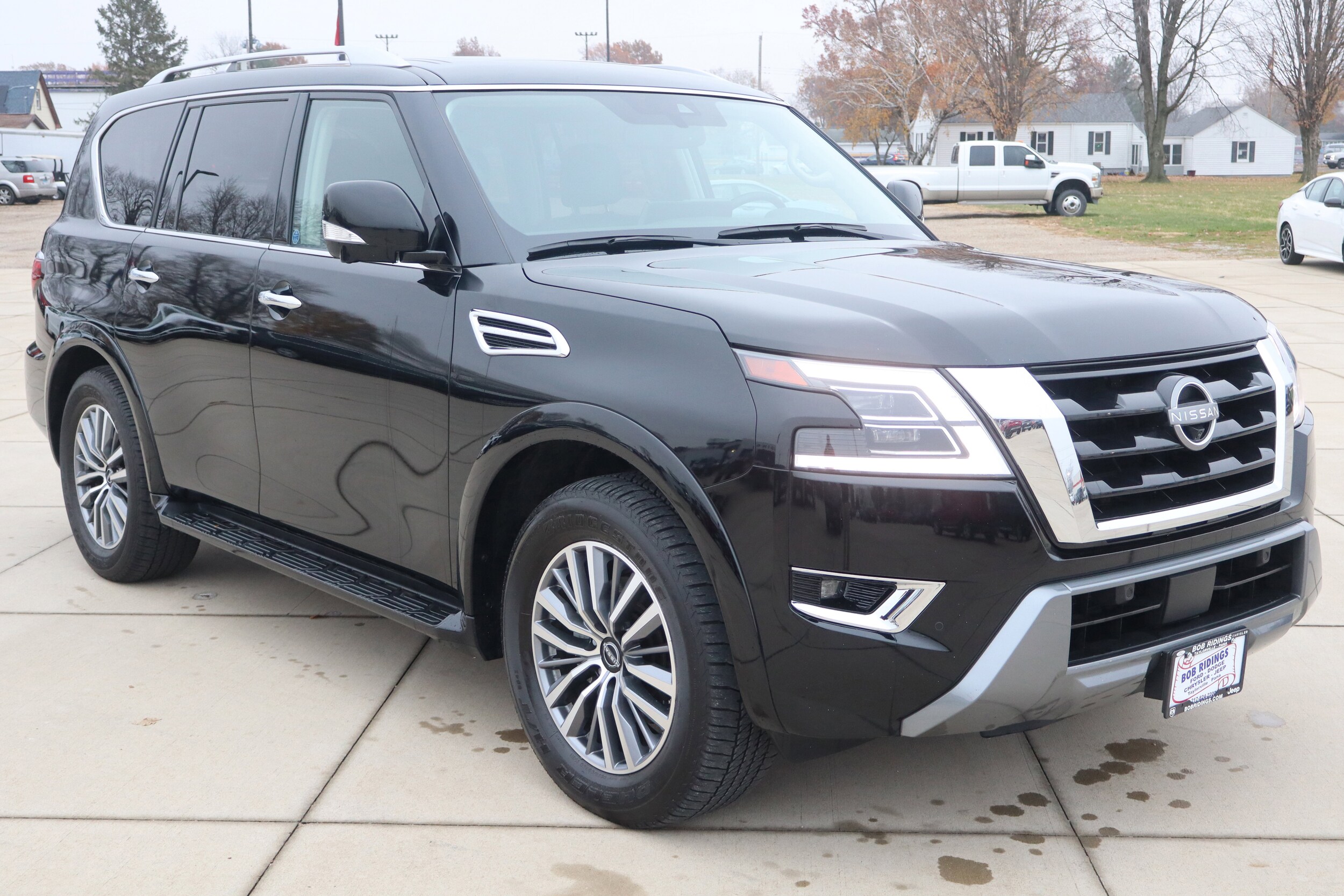 2024 Nissan Armada SL photo 3