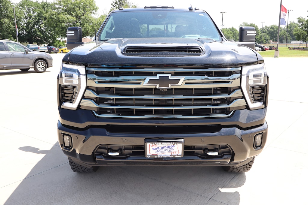 Used 2024 Chevrolet Silverado 3500 HD High Country Truck Crew Cab