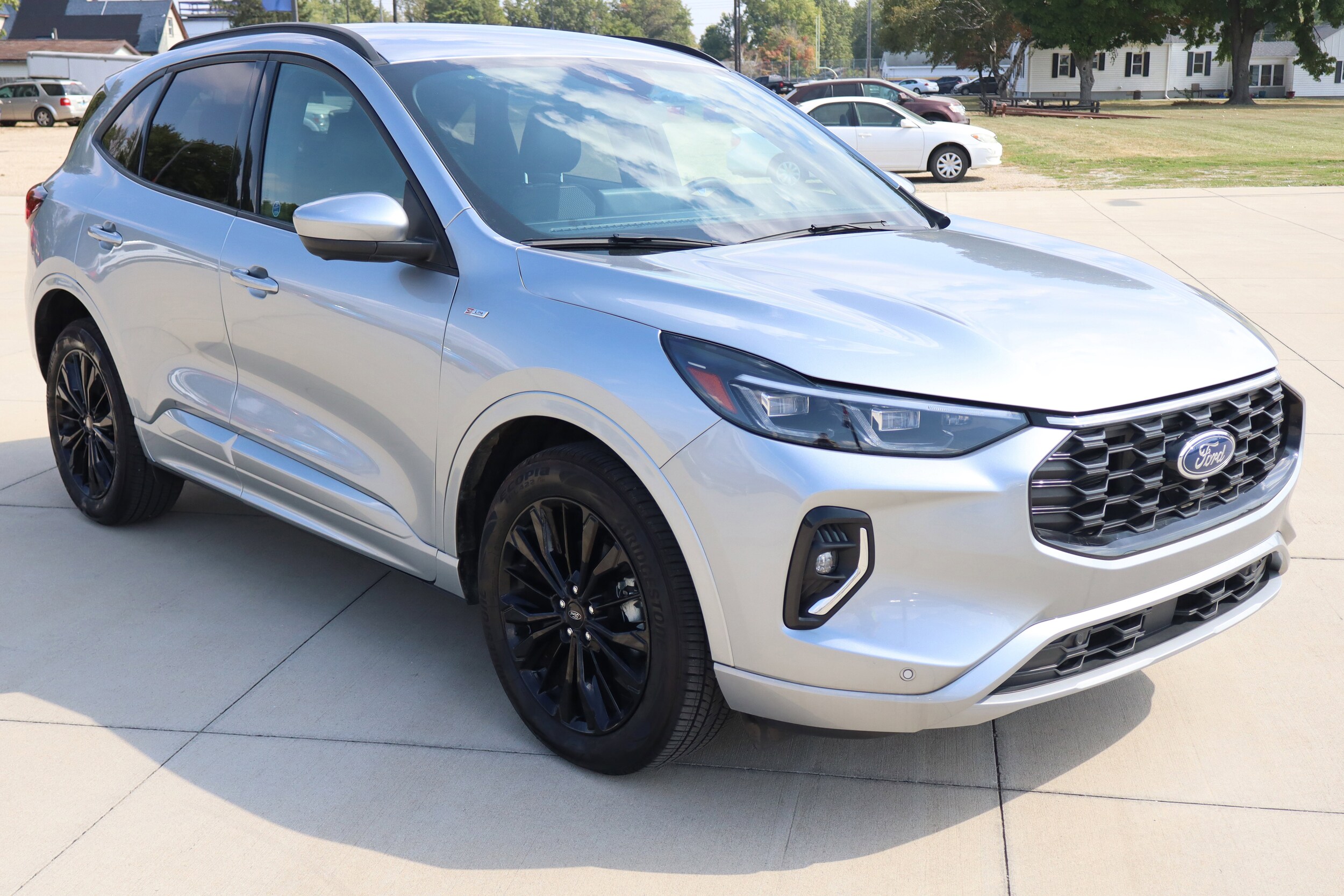 2023 Ford Escape ST-Line Elite photo 3